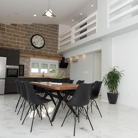 Exclusive Villa Almissa With Swimming Pool And Sea View 洛克瓦罗戈兹尼察 外观 照片