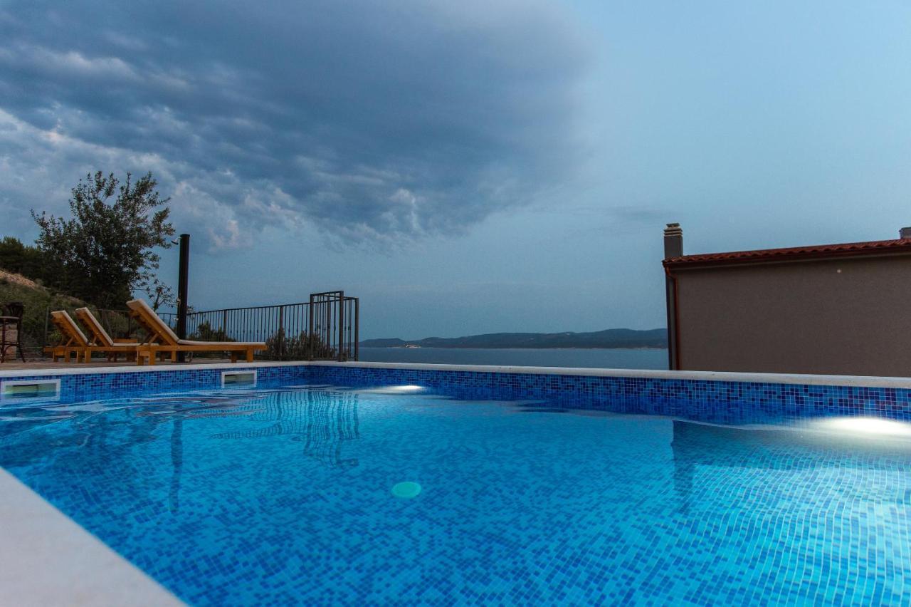 Exclusive Villa Almissa With Swimming Pool And Sea View 洛克瓦罗戈兹尼察 外观 照片